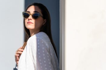 Fotografía de ropa y complementos con modelo