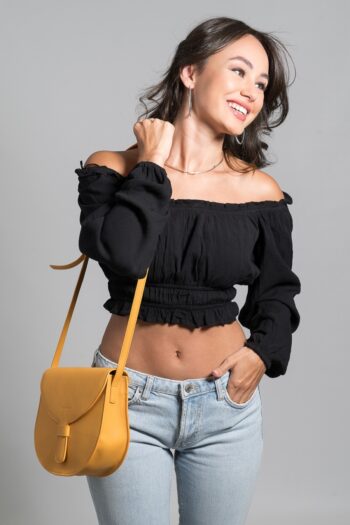 Fotografía de ropa y complementos con modelo