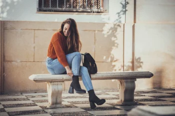 Sesión fotográfica en exteriores con modelo