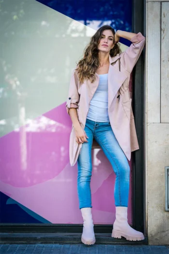 Sesión fotográfica en exteriores con modelo