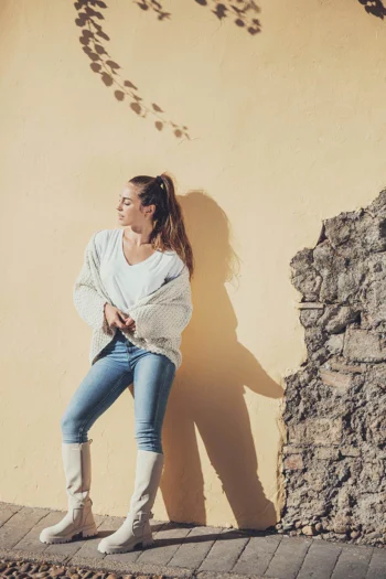Sesión fotográfica en exteriores con modelo