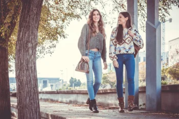 Fotografía para Gloss Calzados Sesión fotográfica en exteriores con modelo